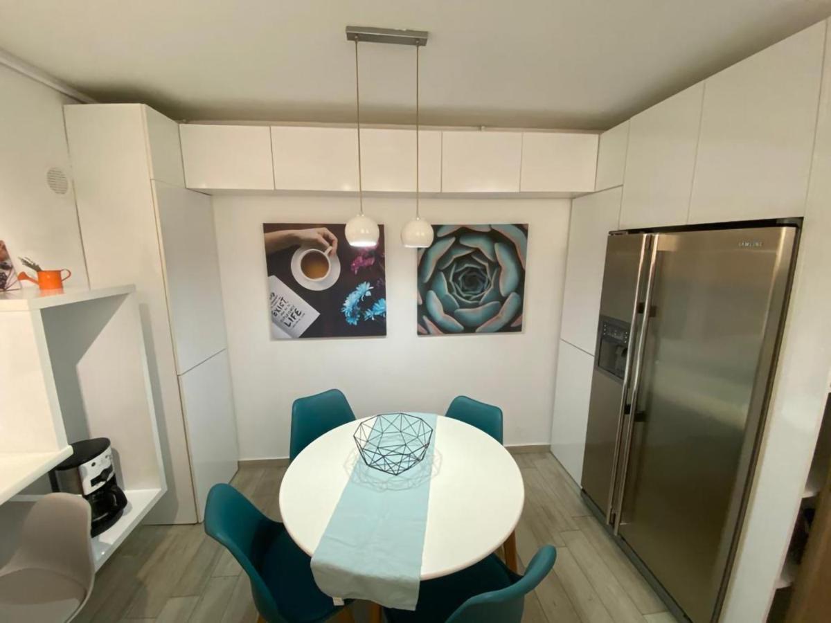 Beautiful Modern Apartment Craiova Luaran gambar