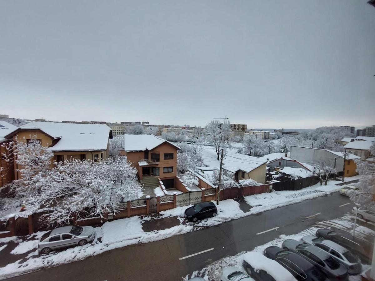 Beautiful Modern Apartment Craiova Luaran gambar